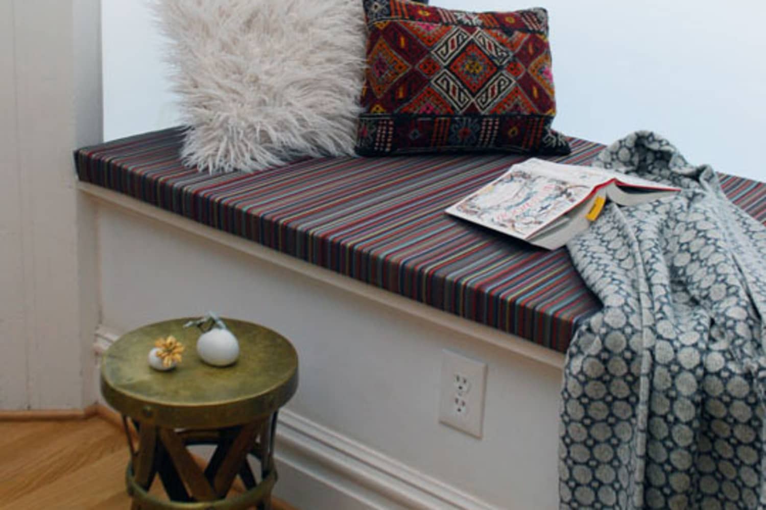 How to Make an Easy, NoSew Cushion Apartment Therapy