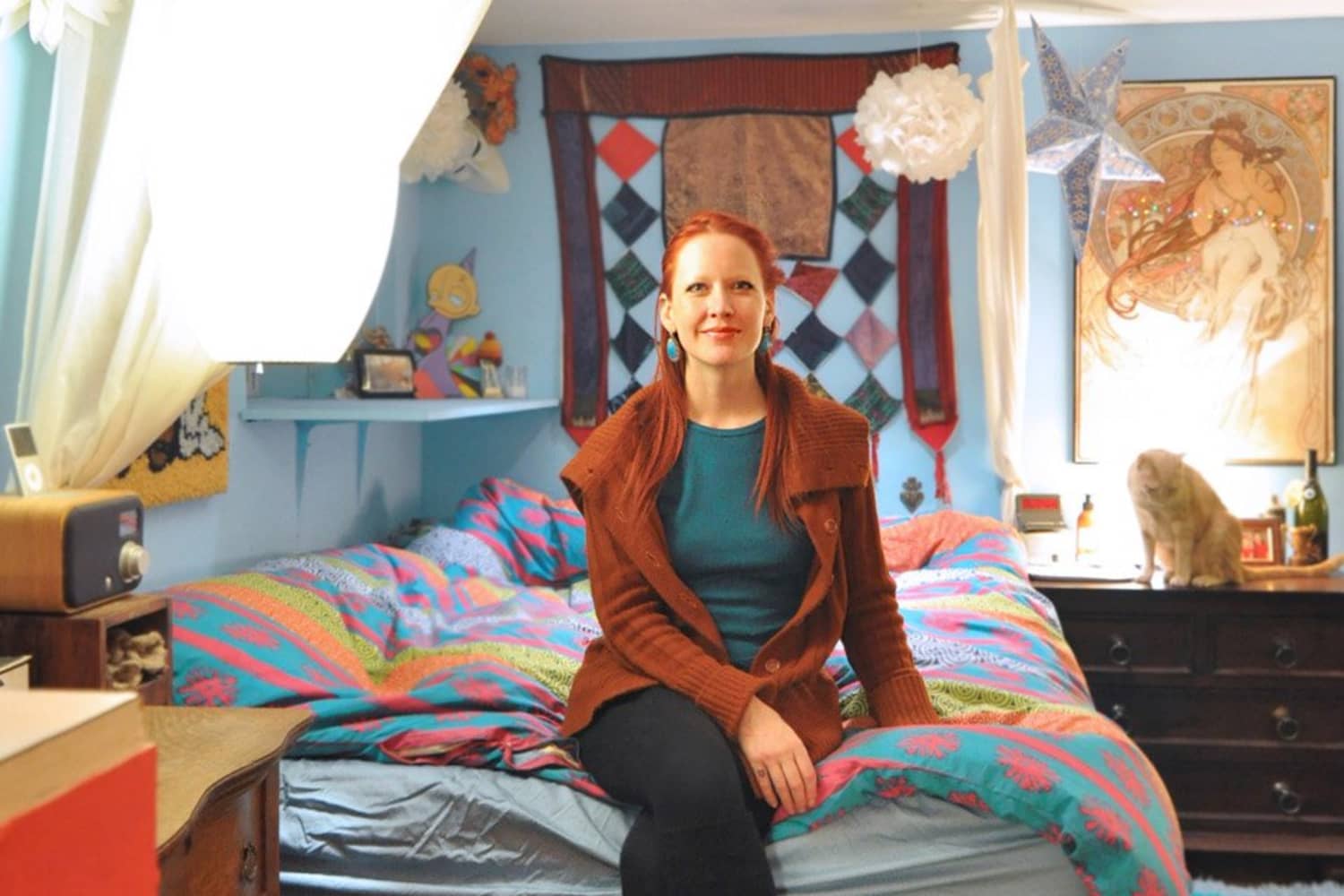 Laura Lee’s Bright & Playful Basement Studio Apartment Therapy