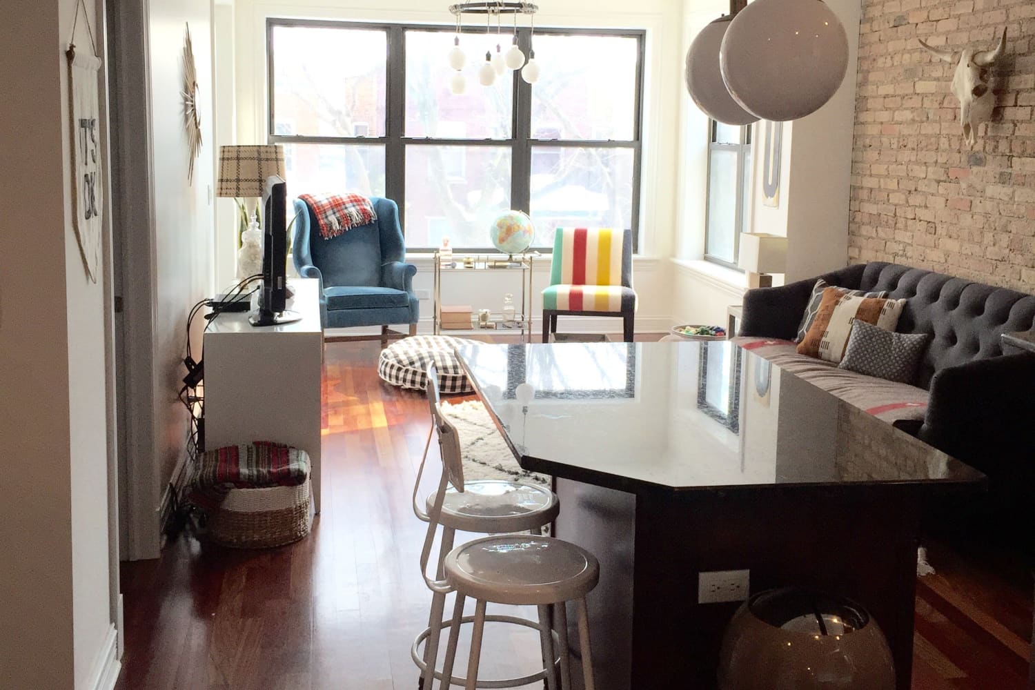 Lauren’s Chicago Mix of Finds Apartment Therapy