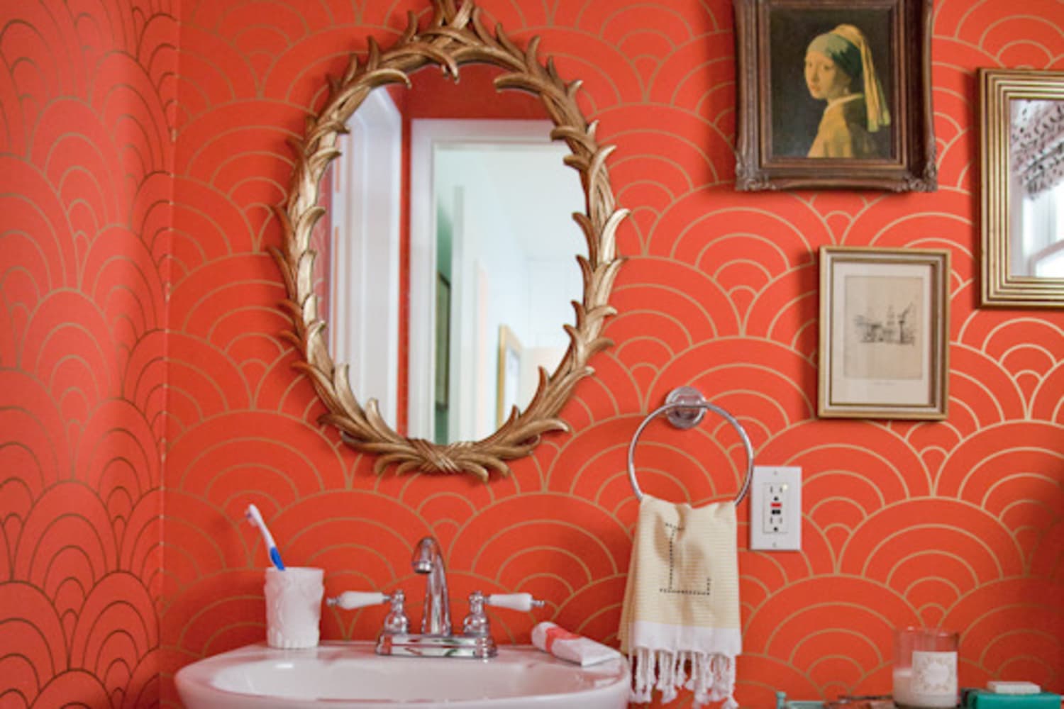 15 Temporary Wallpapers for the Bathroom | Apartment Therapy