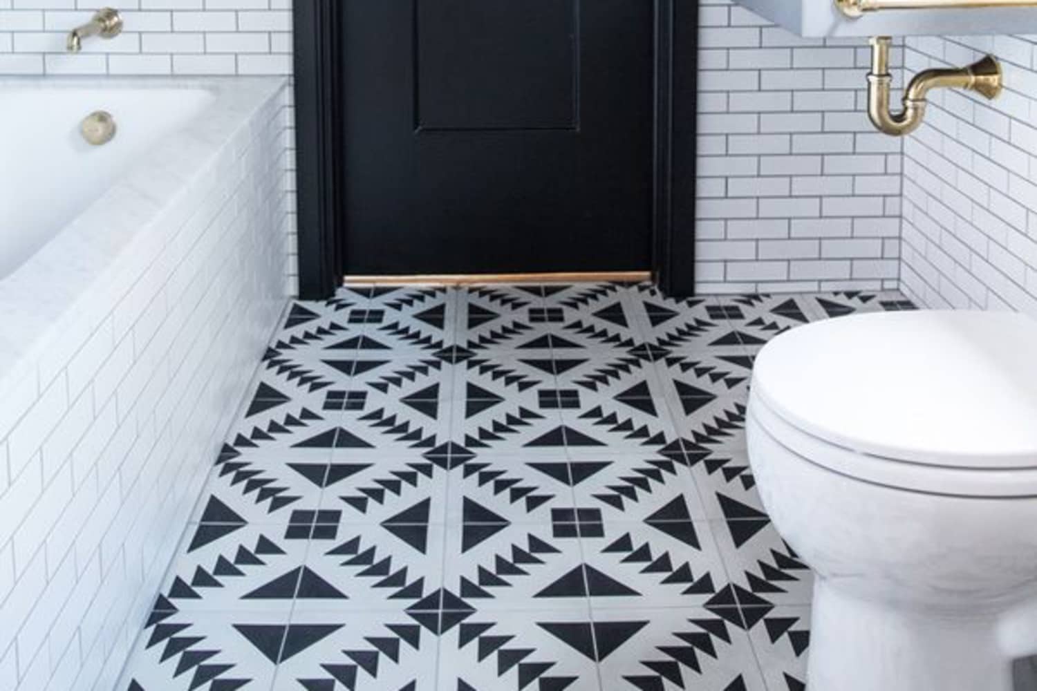 Black and White and Gold in the Bathroom | Apartment Therapy