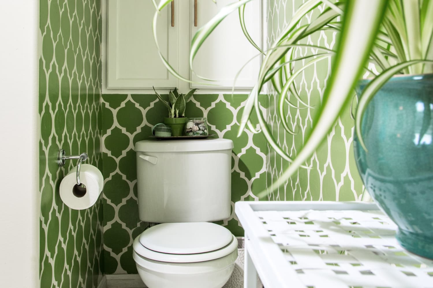Tips from Rental Bathrooms that Don't Look like Rentals Apartment Therapy