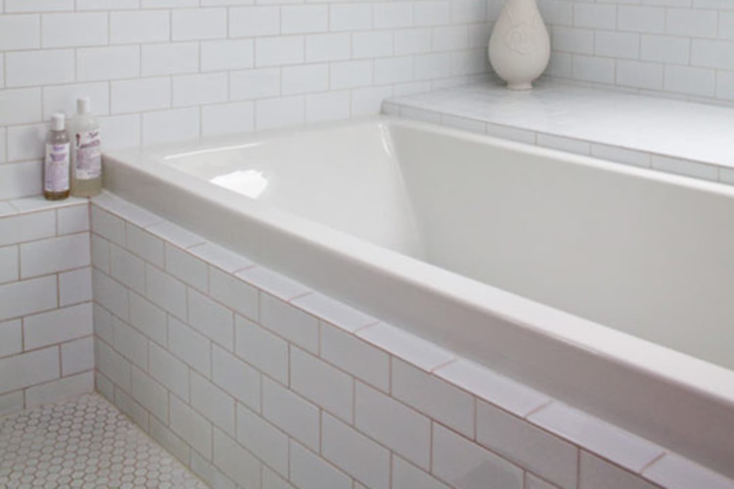 BuiltIn Versus Freestanding Bathtubs Pros and Cons Apartment Therapy