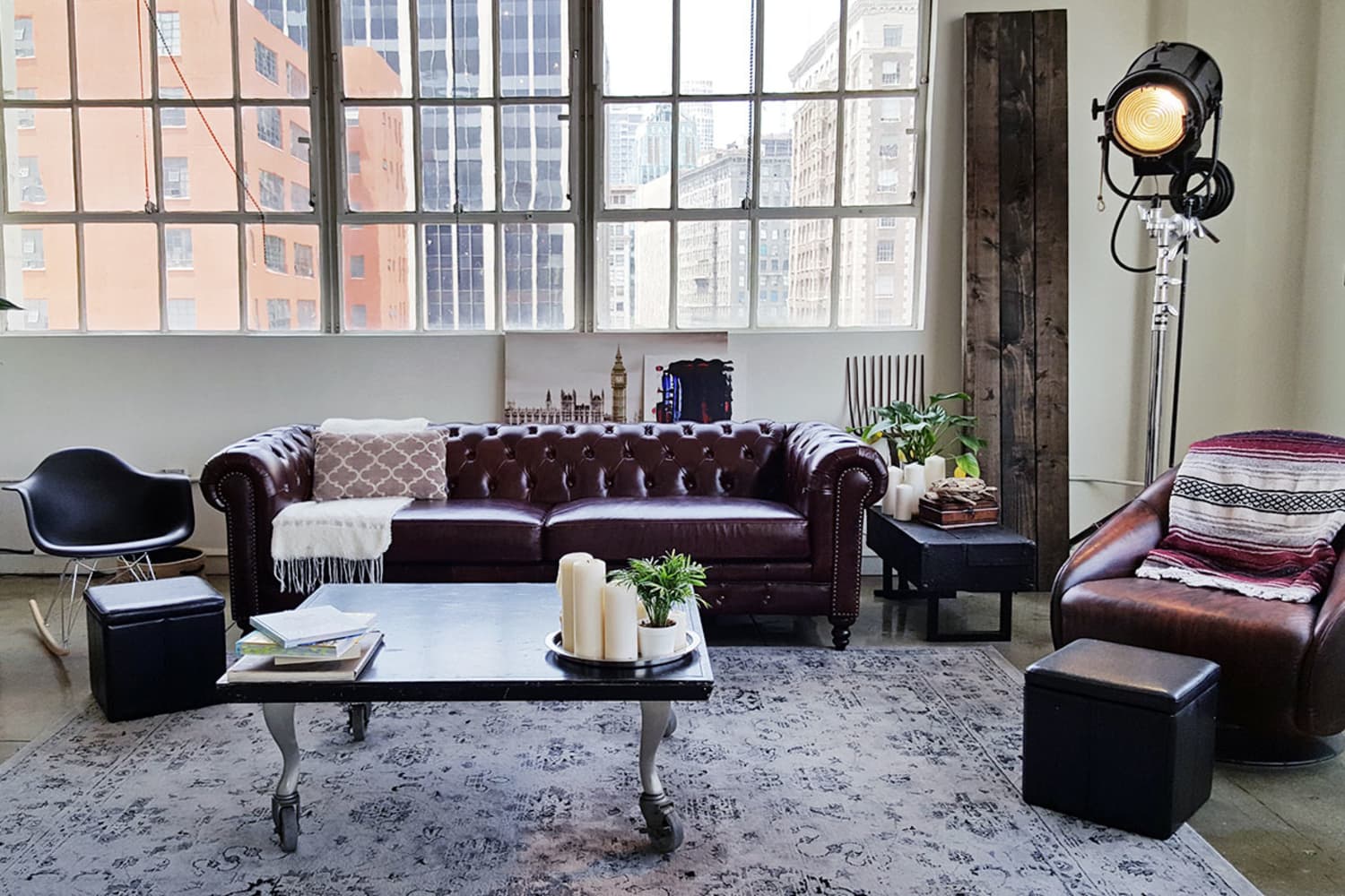 House Tour A Cozy Industrial LA Loft Apartment Therapy