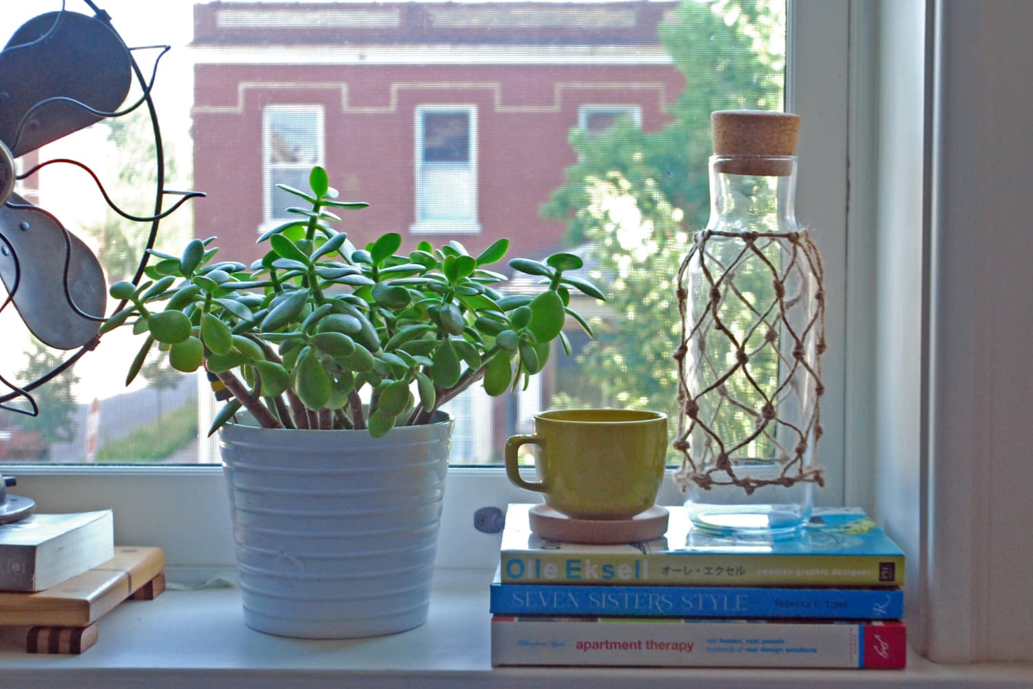 How to Make a Knotted Macrame Glass Bottle Cover Apartment Therapy