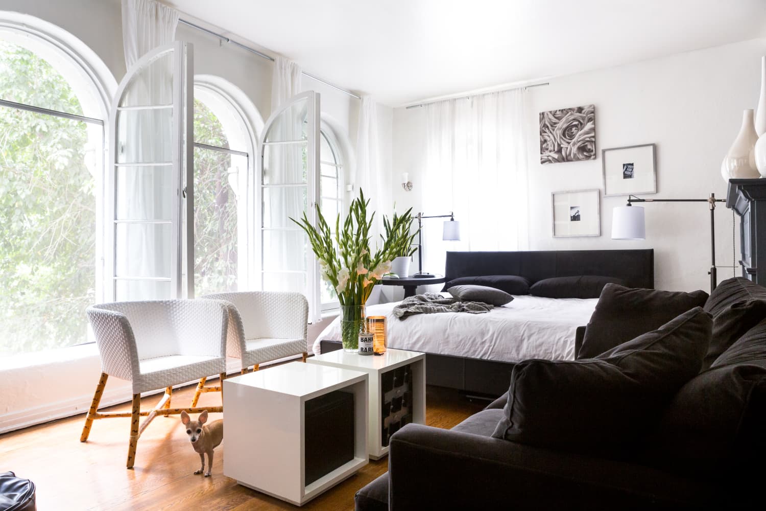 House Tour A Bold Black & White Artist’s Studio Apartment Therapy