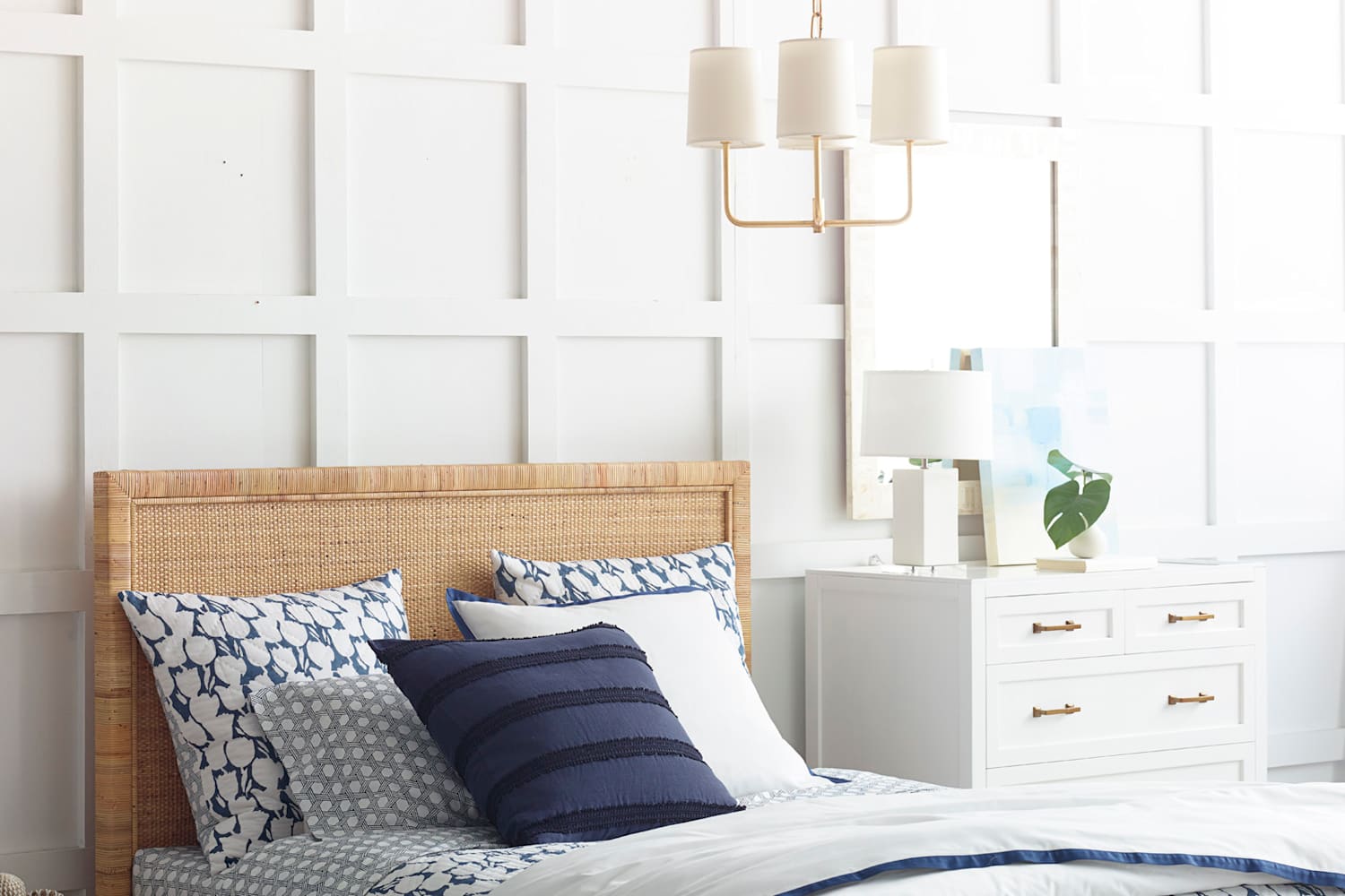 10 Mini Chandeliers for Small Spaces (2024) | Apartment Therapy