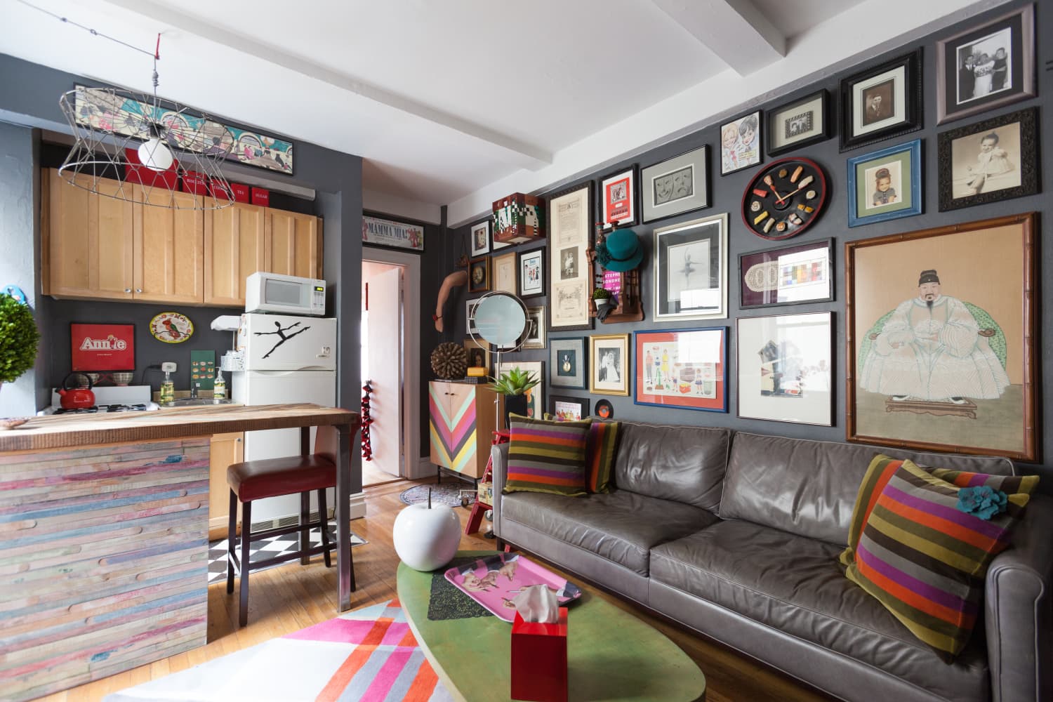 House Tour An Actor s 430 Square Foot New York Studio Apartment Therapy
