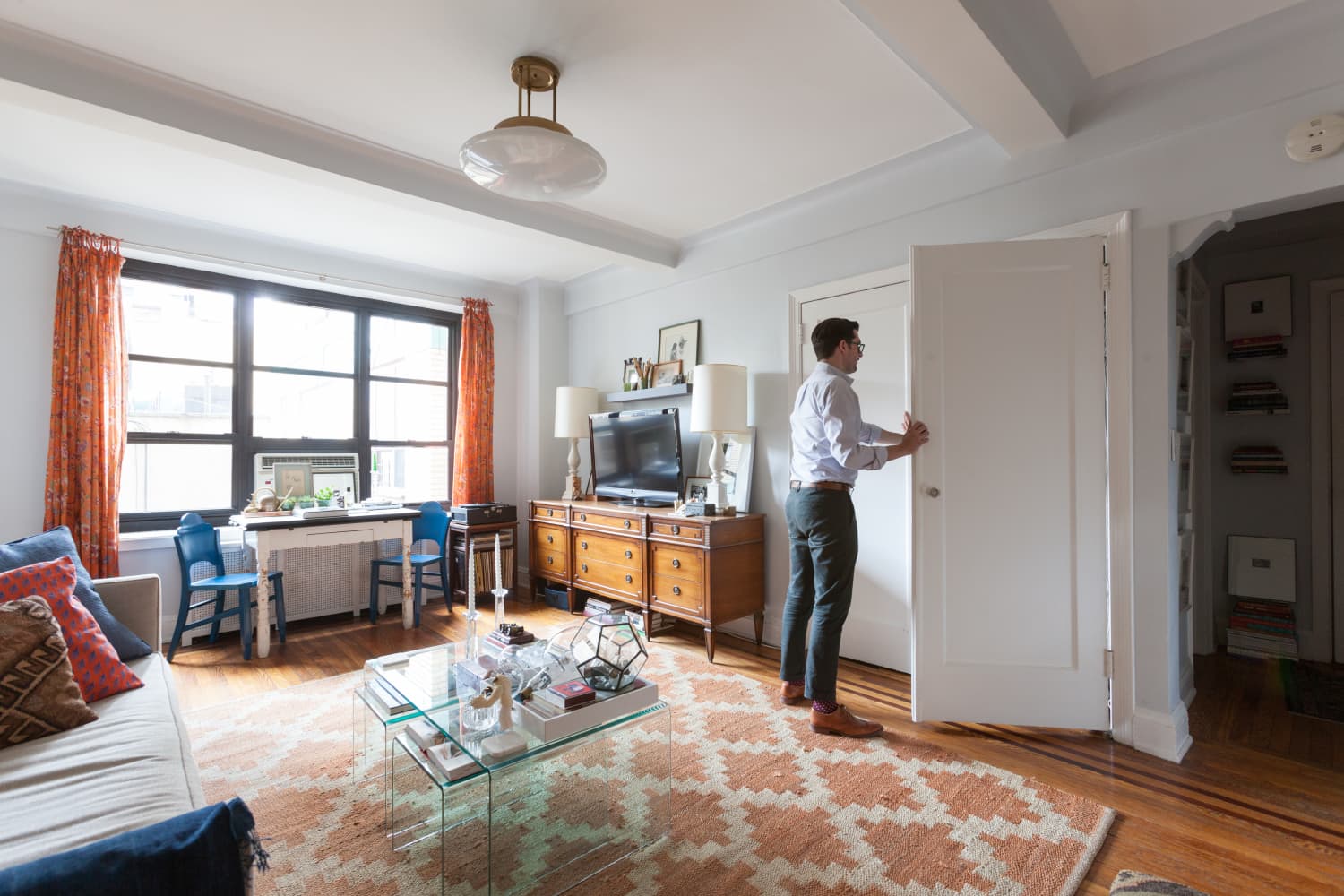 House Tour A Designer S Tiny Nyc Studio With The Best Murphy Bed