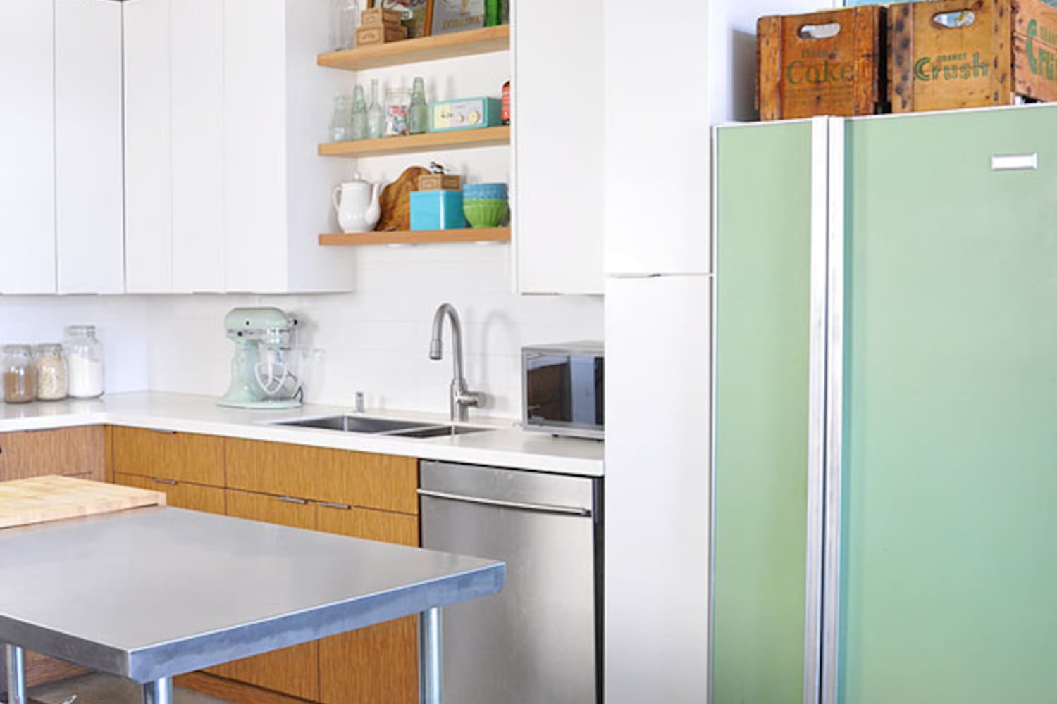 13 Items that Could Use a Spray Paint Makeover Apartment Therapy