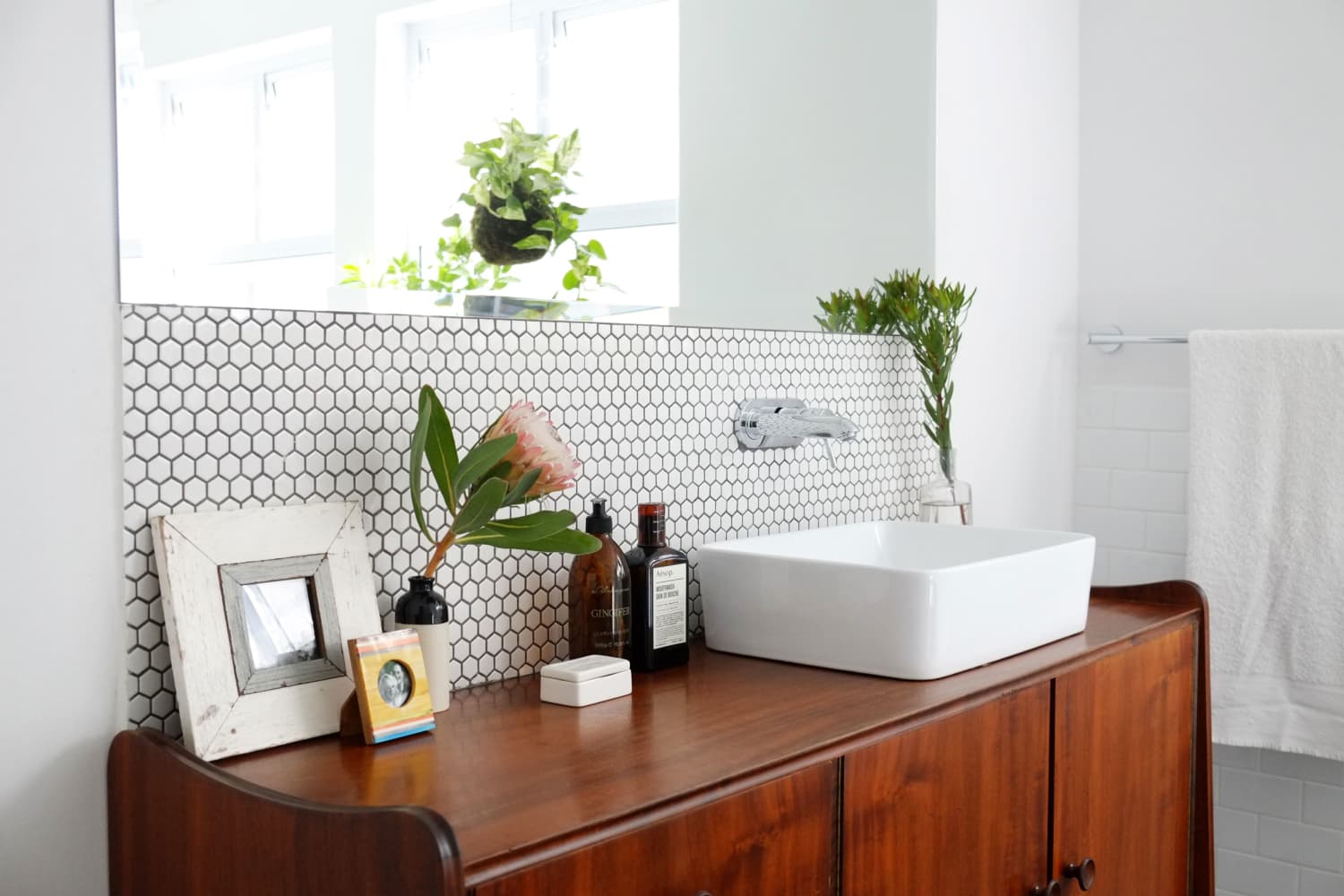 Decor Ideas for a Gender Neutral Bathroom | Apartment Therapy