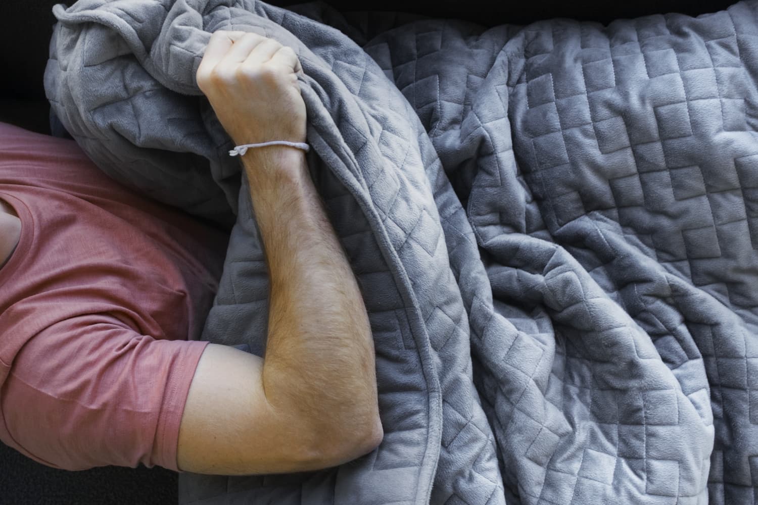 This Weighted Blanket Could Help Relax You To Sleep Apartment Therapy