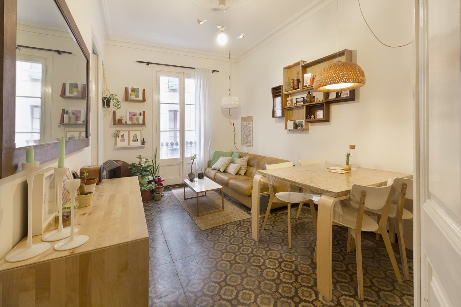 House Tour "TwoApartmentsinOne" Shared Barcelona Home Apartment