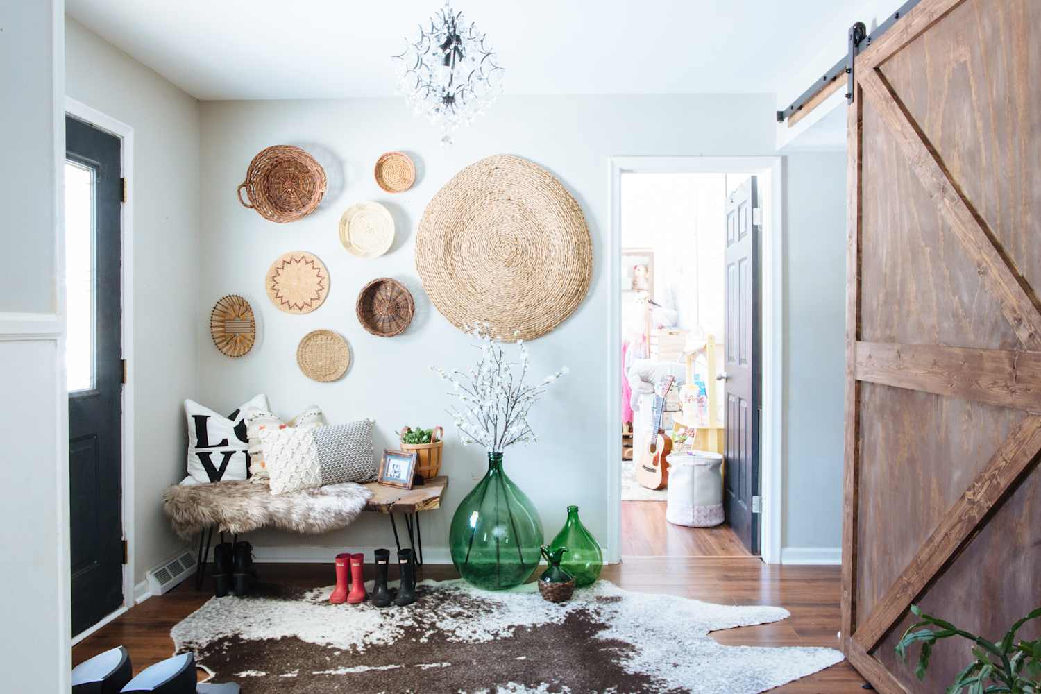 House Tour: A Modern & Traditional Mix in Michigan | Apartment Therapy