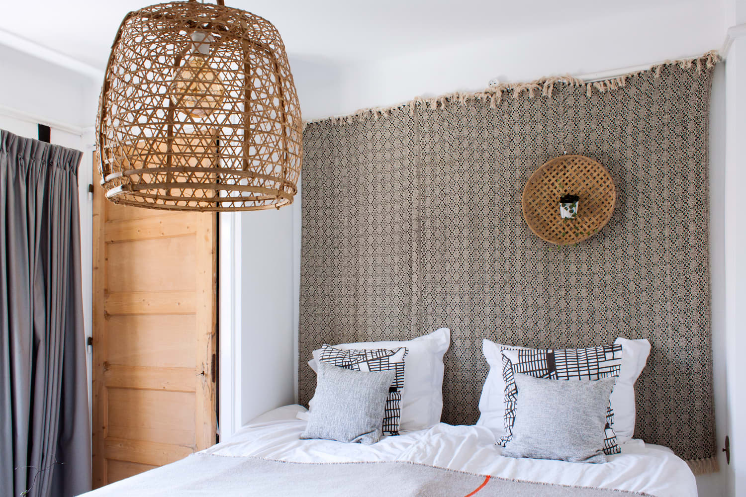 Image showcasing Texture Is the Secret to Minimal and Cozy Rooms | Apartment Therapy