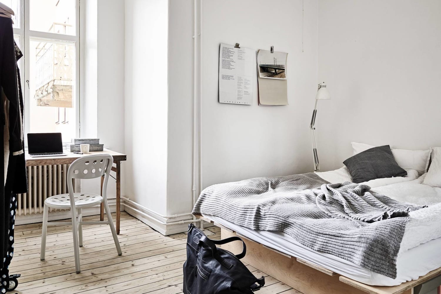 8 Clever Bedrooms That Double As Home Offices | Apartment Therapy