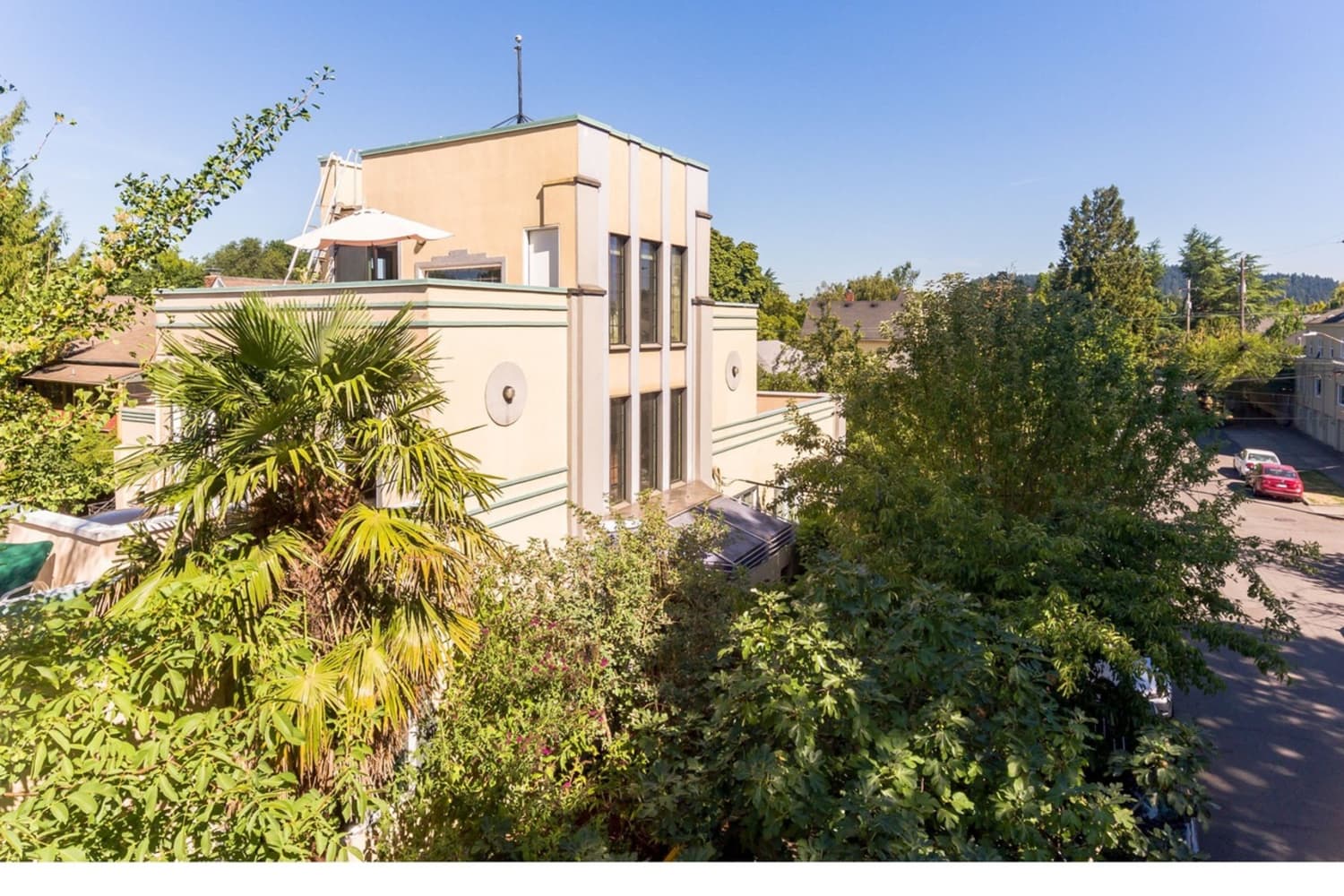 This Quirky Art Deco Home In Portland Can Be Yours For Under $600K ...