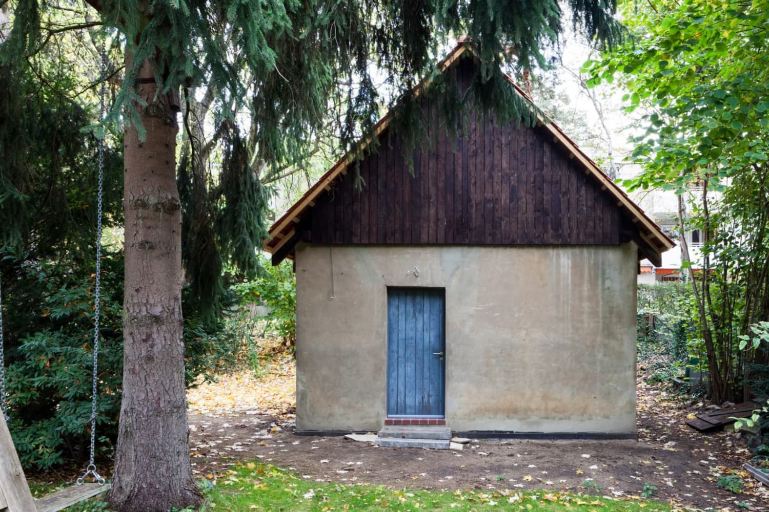 Peek Inside This Chicken Coop Turned Minimalist Artist Studio