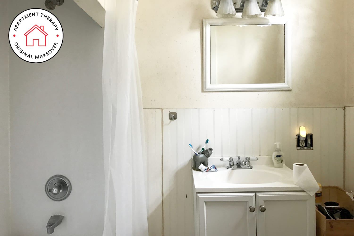 After A Budget Rental Bathroom Makeover Under 500 Apartment Therapy