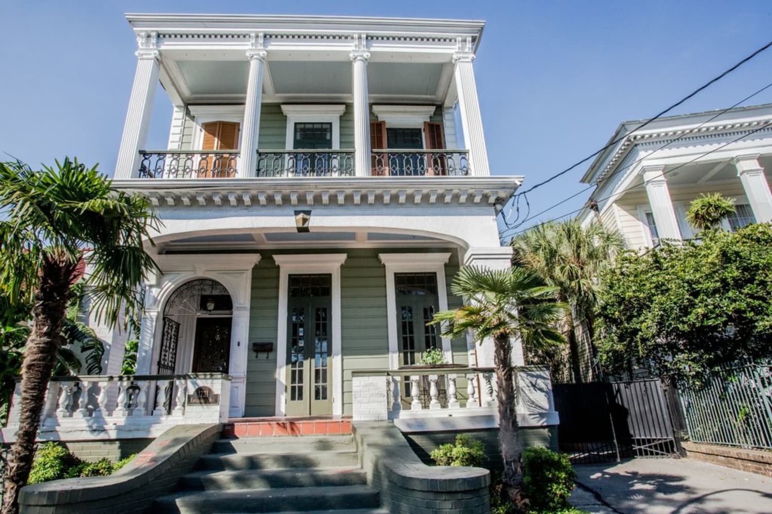 Serena Williams New Orleans HomeAway Rental Photos Apartment Therapy