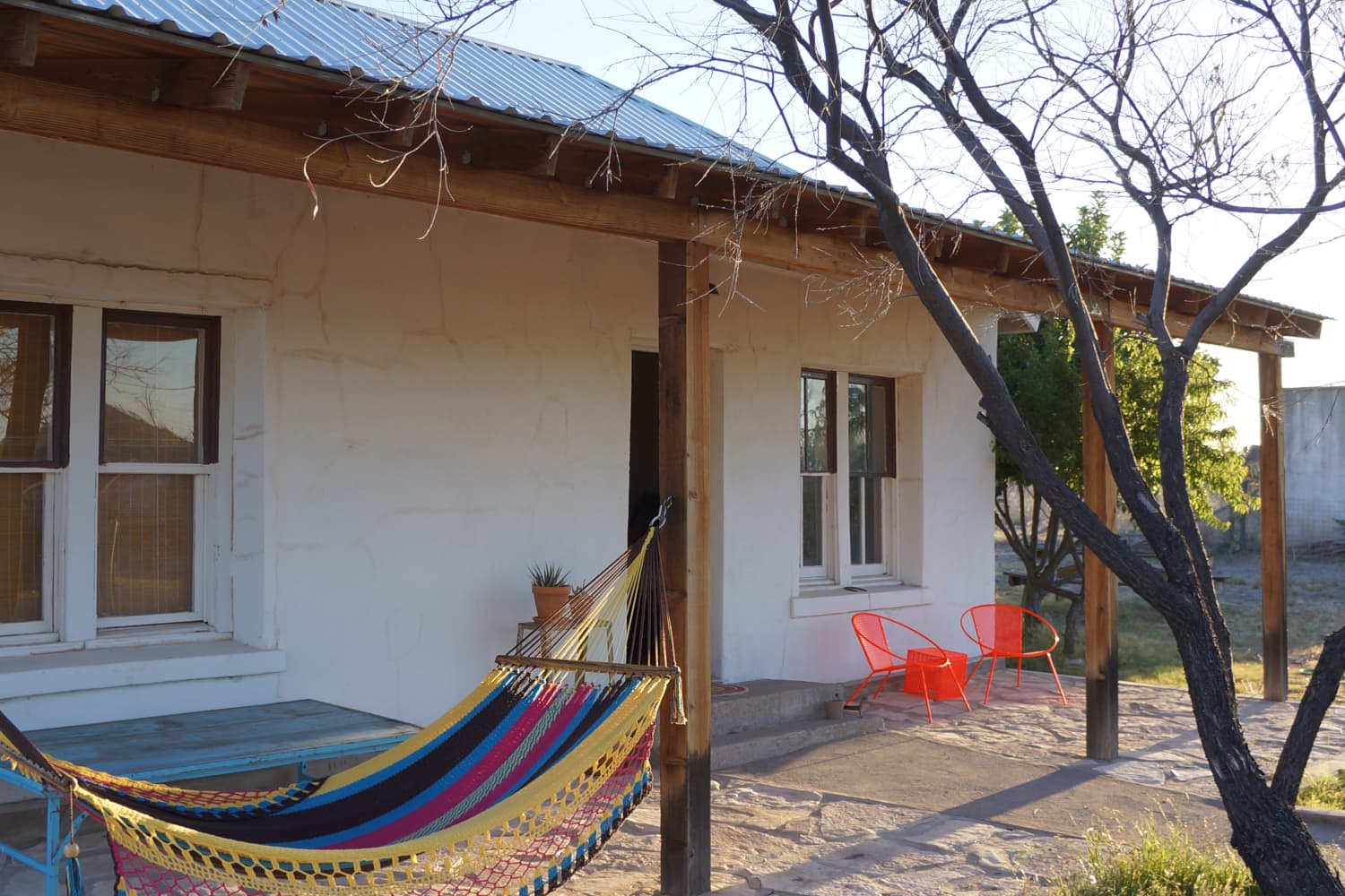 House Tour A Modern Adobe Farmhouse Marfa Home Apartment Therapy