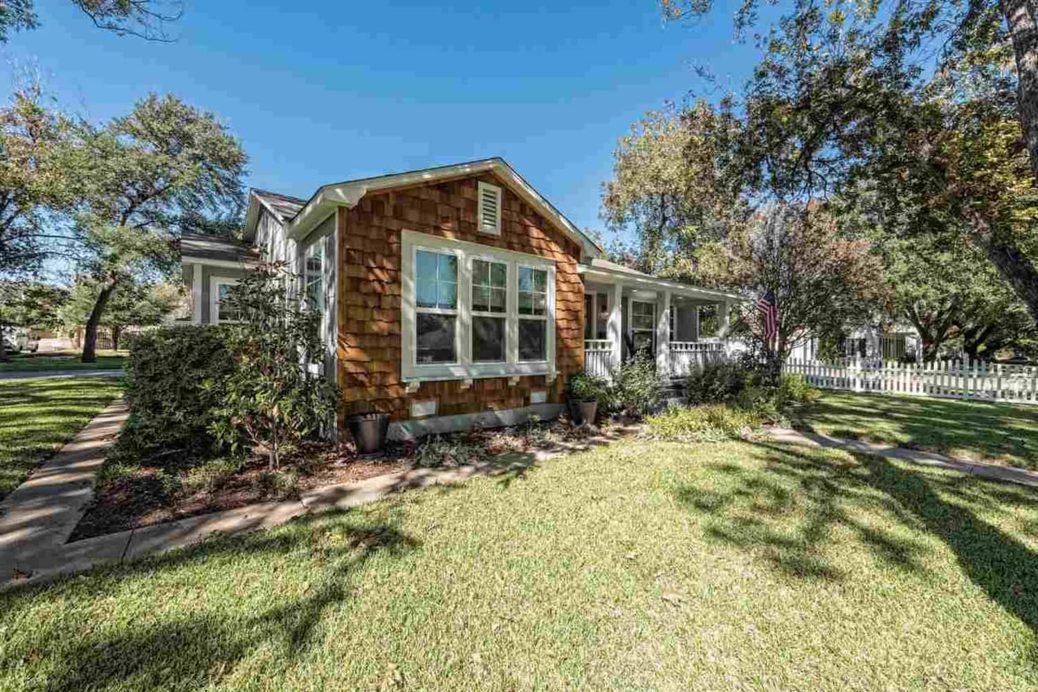 Fixer Upper House For Sale Waco Texas Photos Apartment Therapy