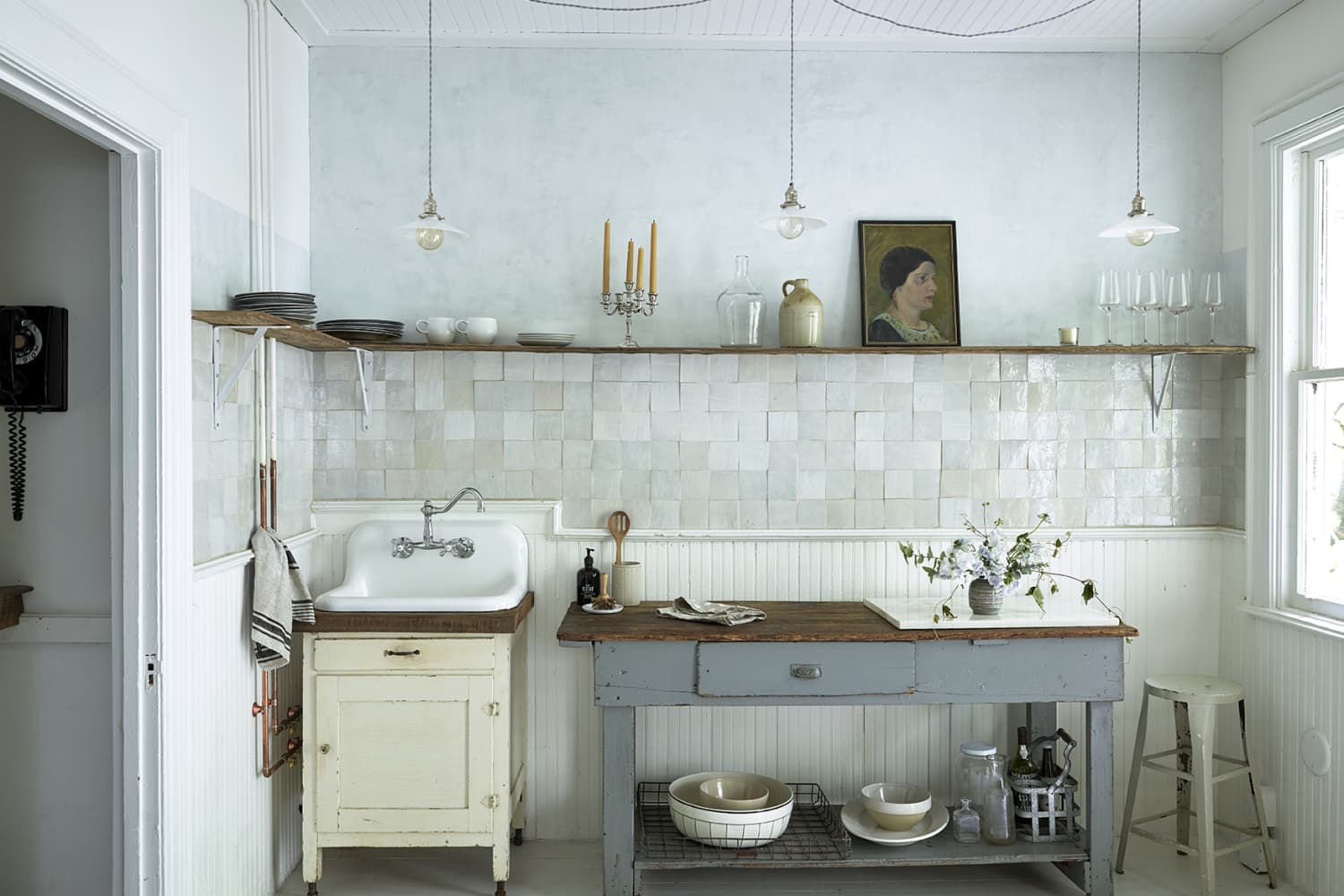 Quickly Transform Apartment Walls With Textured Plaster Renovation