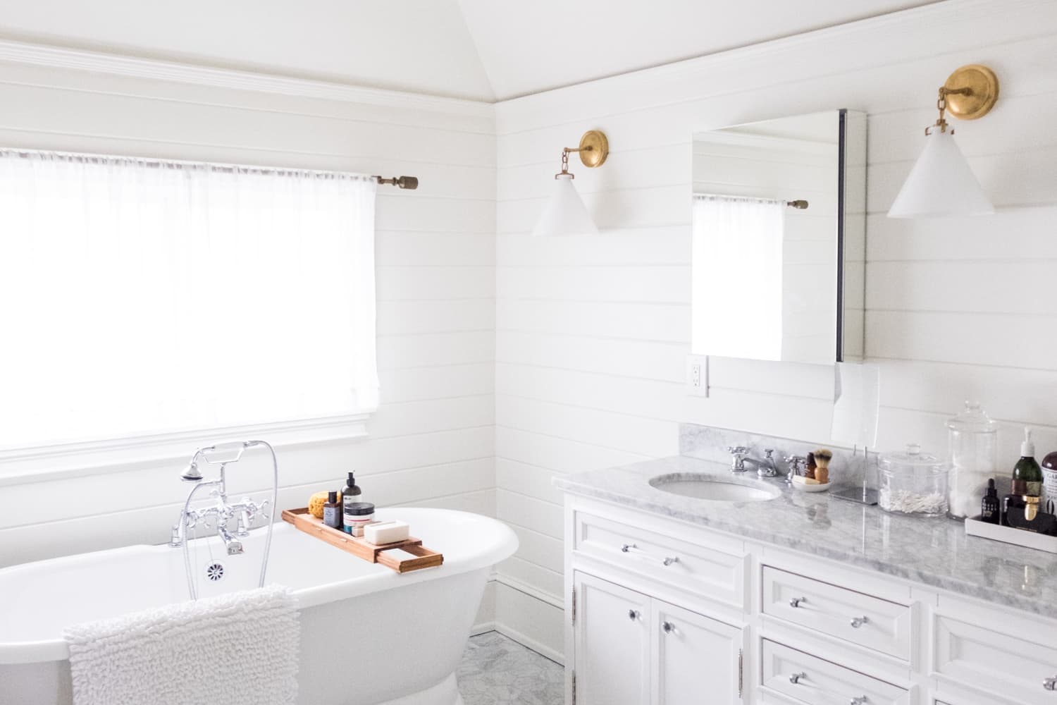 Smart Ways to Hack Shower Caps When Traveling Apartment Therapy