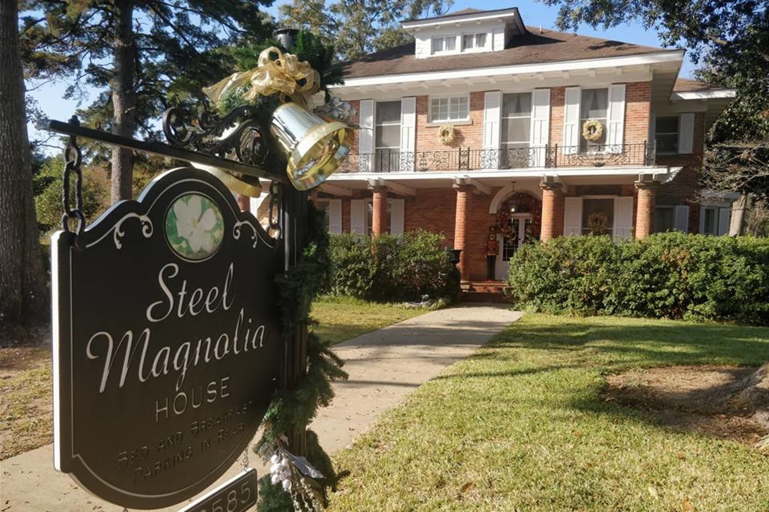 The Steel Magnolias House is a Bed and Breakfast Apartment Therapy