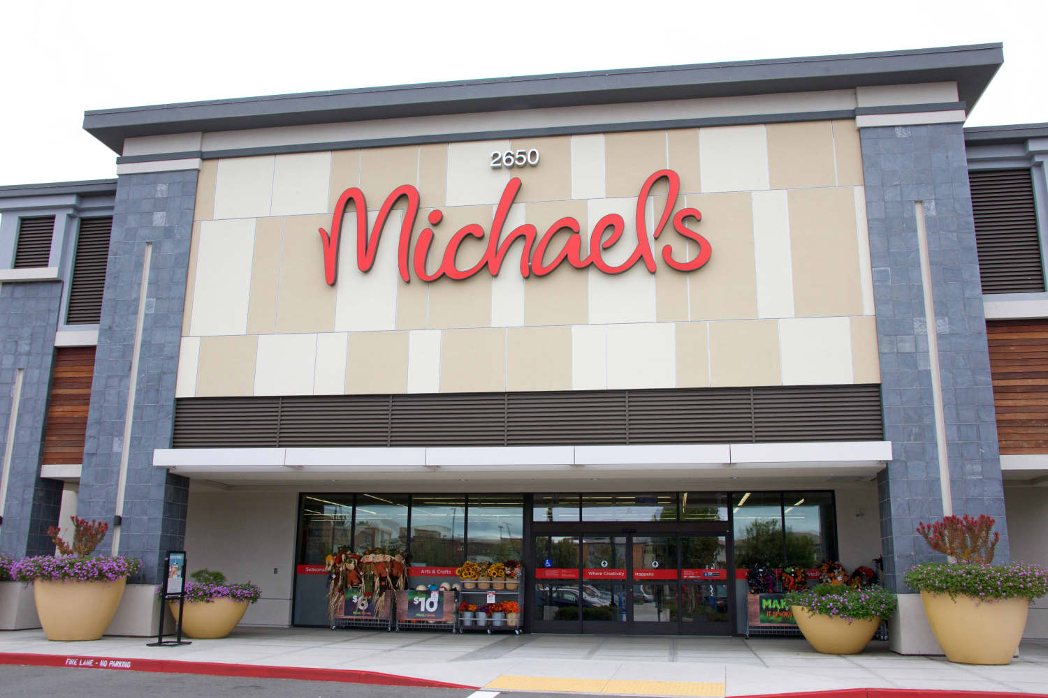 How to Save Money at Michaels Michaels Coupons Tips Apartment Therapy