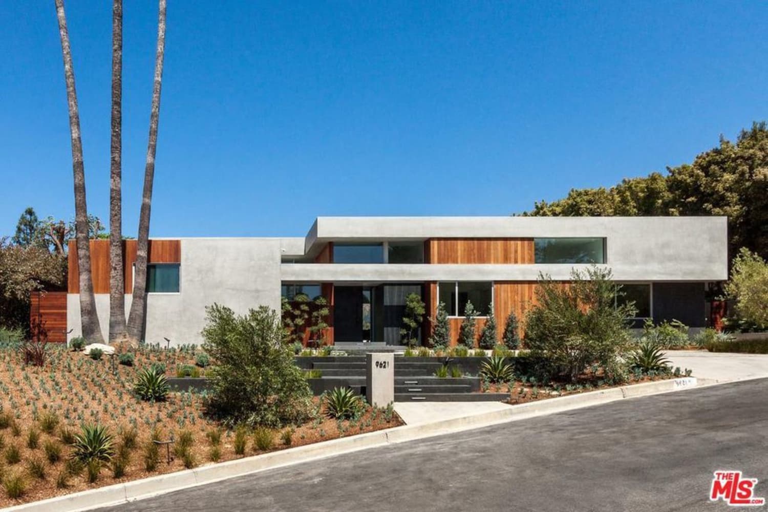 Nick Jonas Priyanka Chopra Beverly Hills Mansion Apartment Therapy