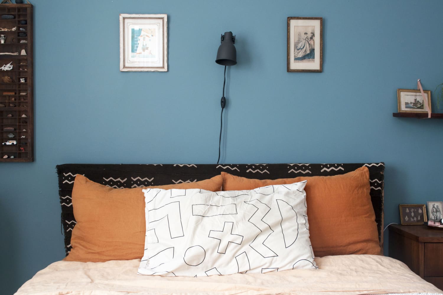 Bedroom Decor With Bluebed