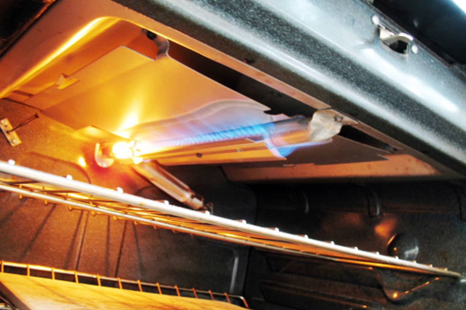 Gas shop stove broiler
