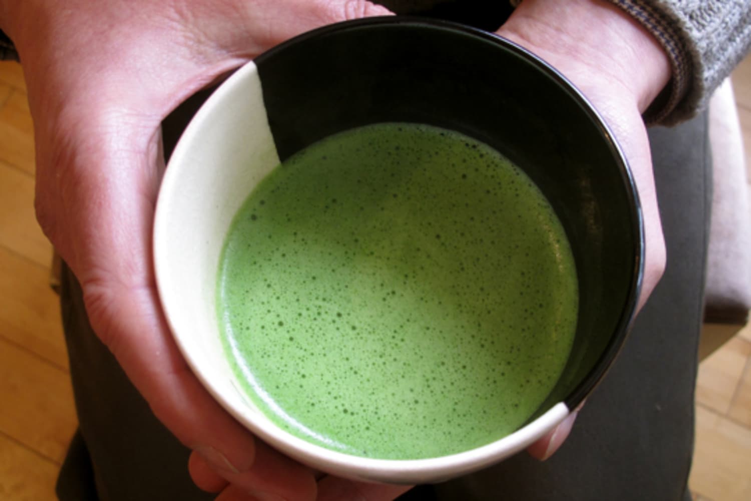 How to Whisk a Bowl of Matcha Green Tea The Kitchn