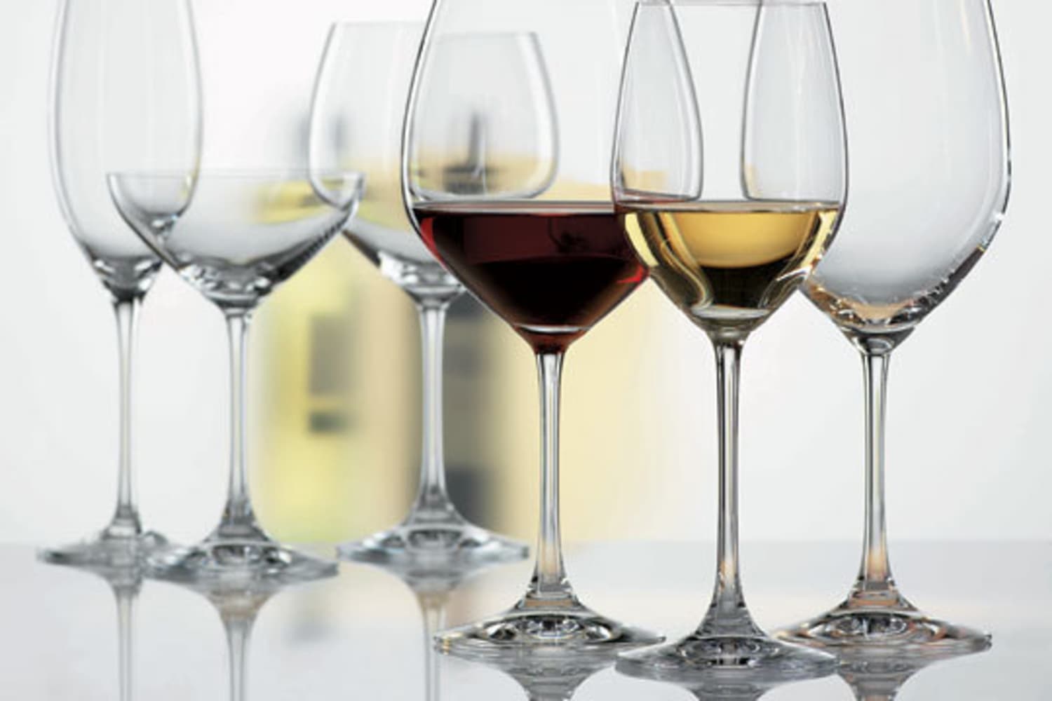 Do Good Wine Glasses Really Matter? 7 Factors Affecting How a Wine