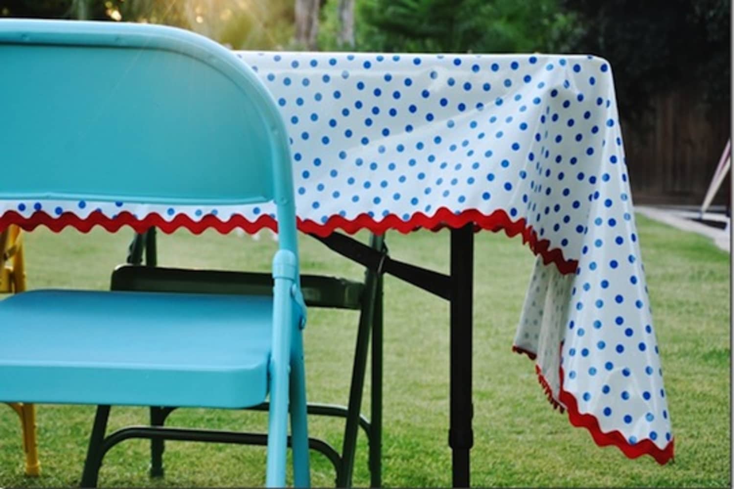 Cheap and Cheerful Use Oilcloth for Your Summer Entertaining The Kitchn