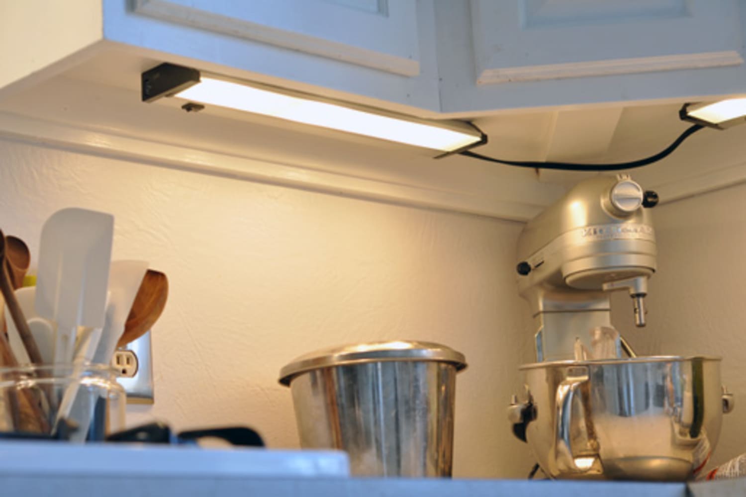 4 Types of Under-Cabinet Lighting: Pros, Cons, and Shopping Advice ...