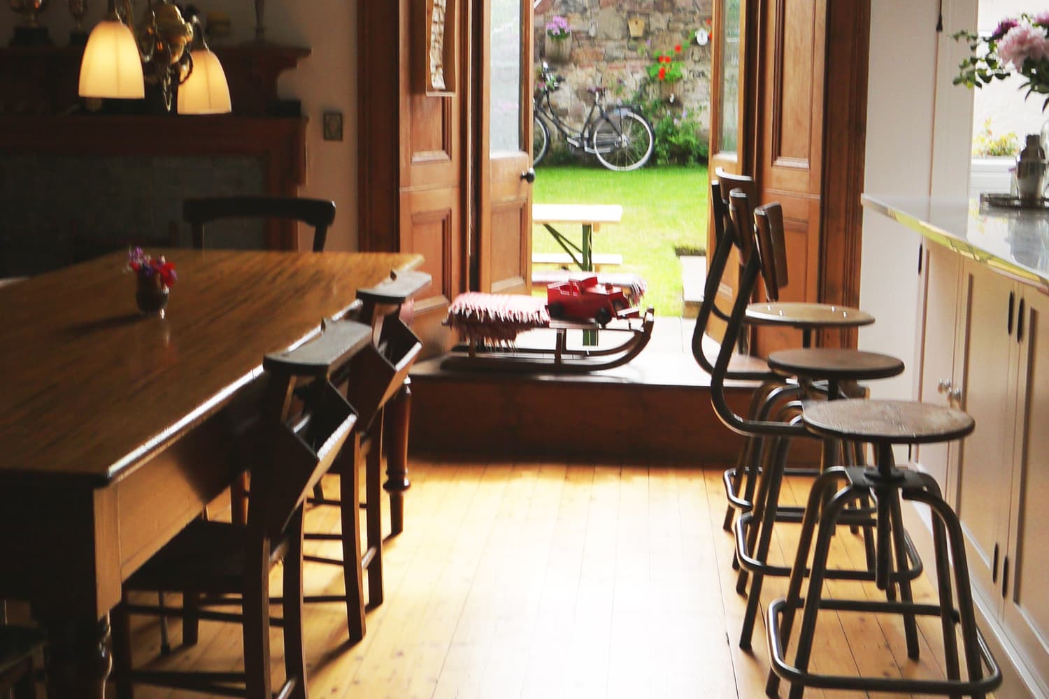 15 Kitchens That Want to Go Back to Their High School’s Science Lab