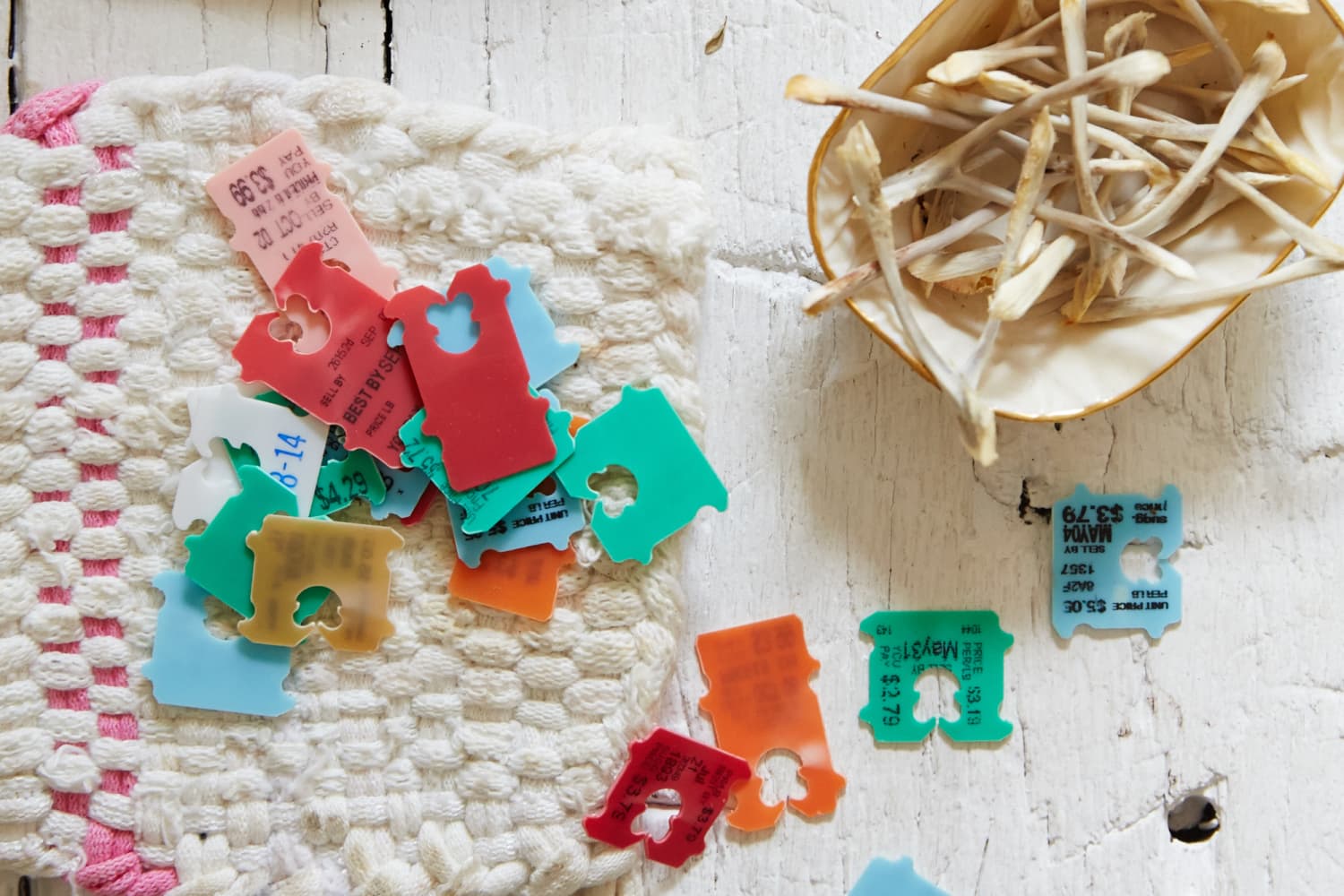 Plastic Bread Tags Uses Hacks Surprising The Kitchn