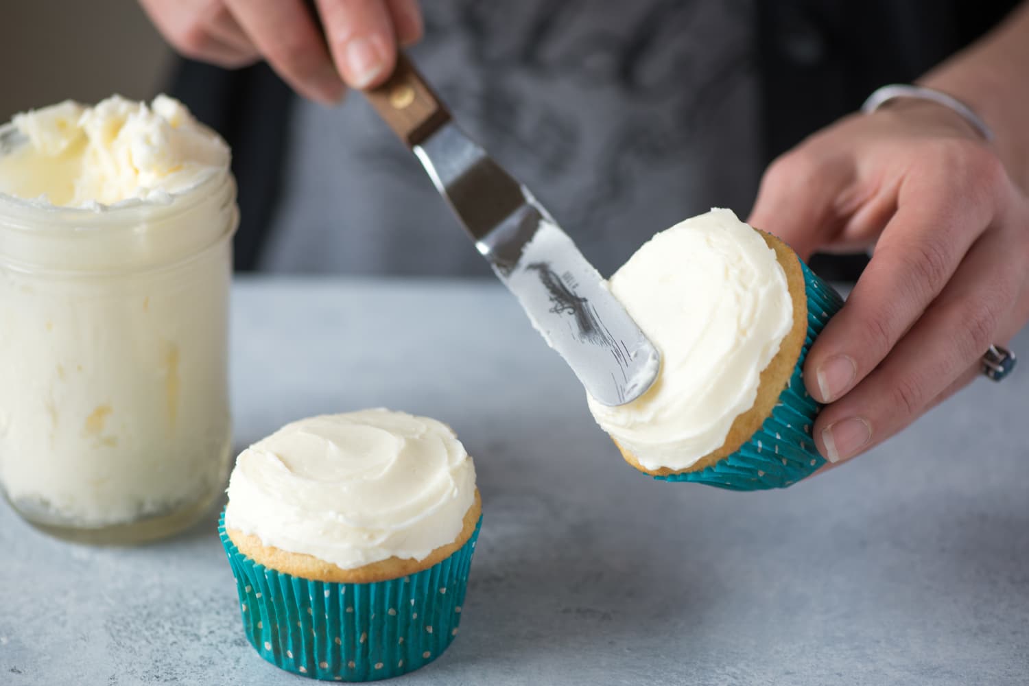 Best Premade Tub Vanilla Frosting The Kitchn