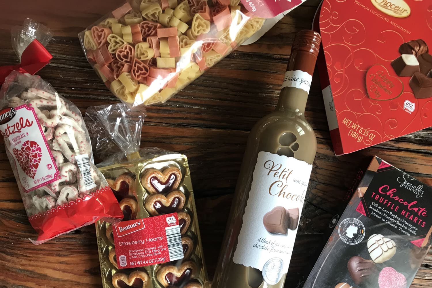 I Tried Aldi’s Valentine’s Day Chocolate Red Wine The Kitchn