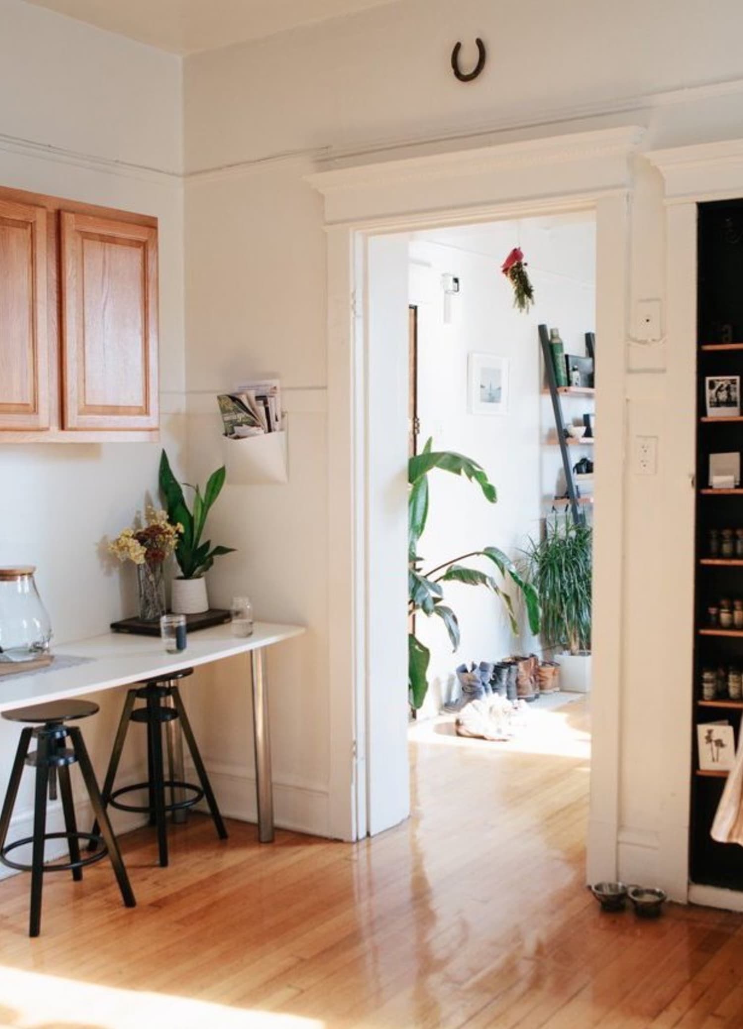 Hanging Horseshoes At Home Apartment Therapy