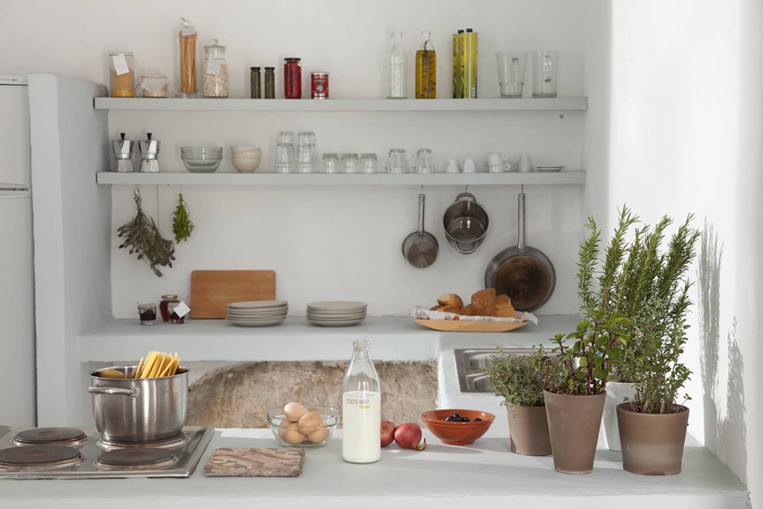 Greek Kitchens Are Rustic and Modern Perfection Apartment Therapy