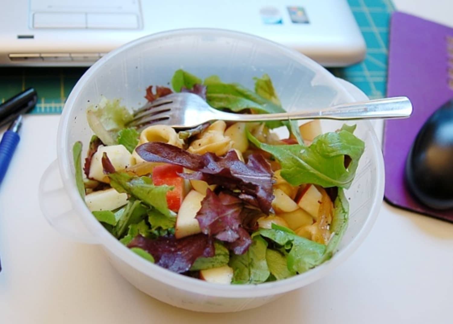 This salad was made steamed vegetables. Салаты для похудения. Еда для похудения салаты. Простые салаты для похудения. Лёгкие салаты для похудения.