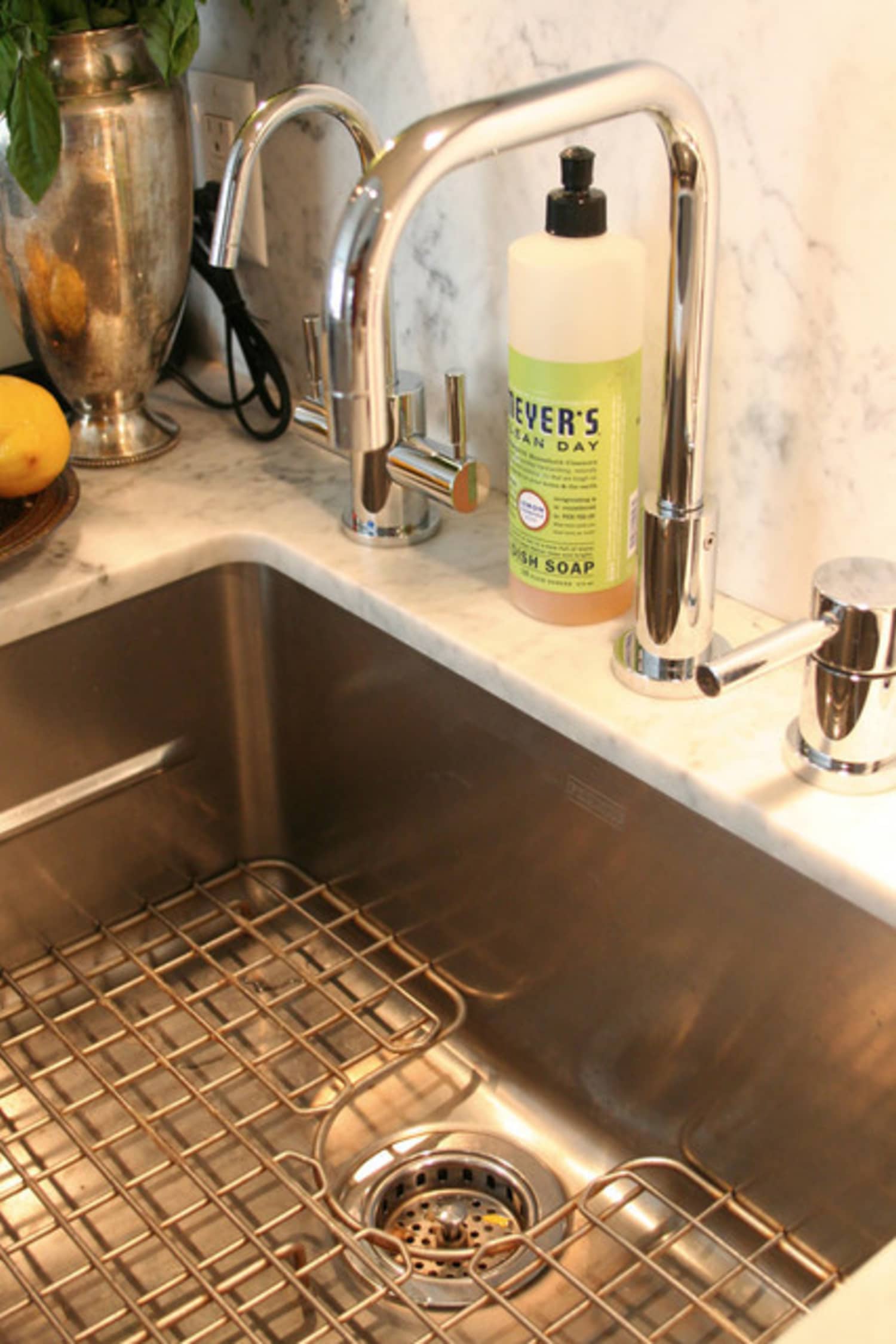 6 Things You Need To Know About Undermount Kitchen Sinks Kitchn