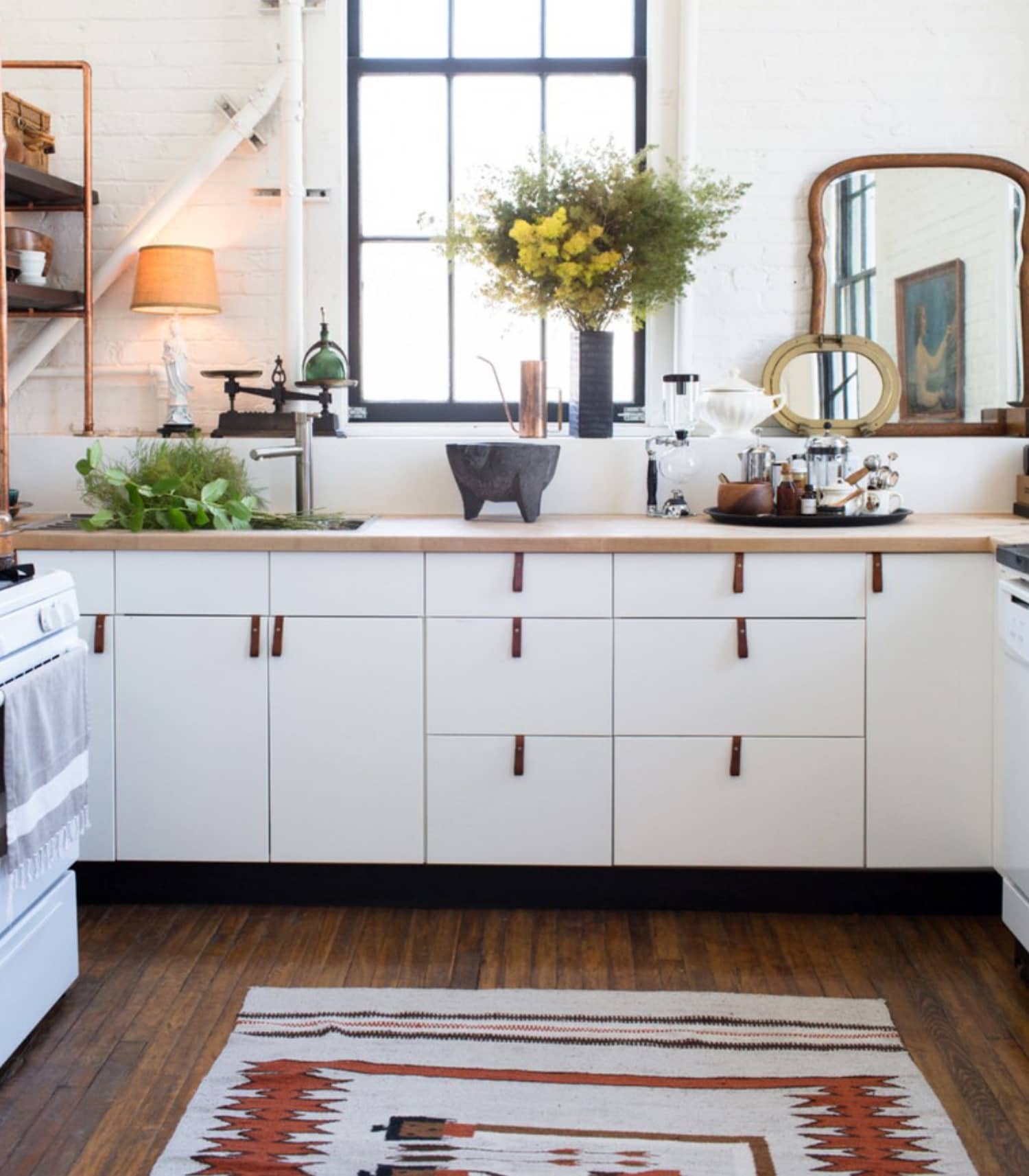 A Rental Kitchen Spiffed Up With Leather Cabinet Pulls Kitchn