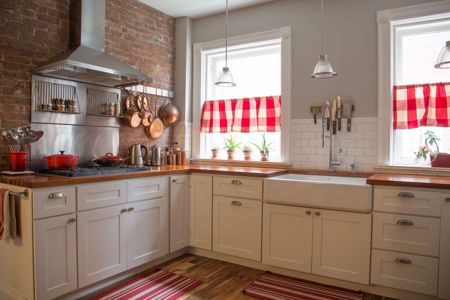 A Smart (and Stylish) Way to Hang Kitchen Curtains | Kitchn