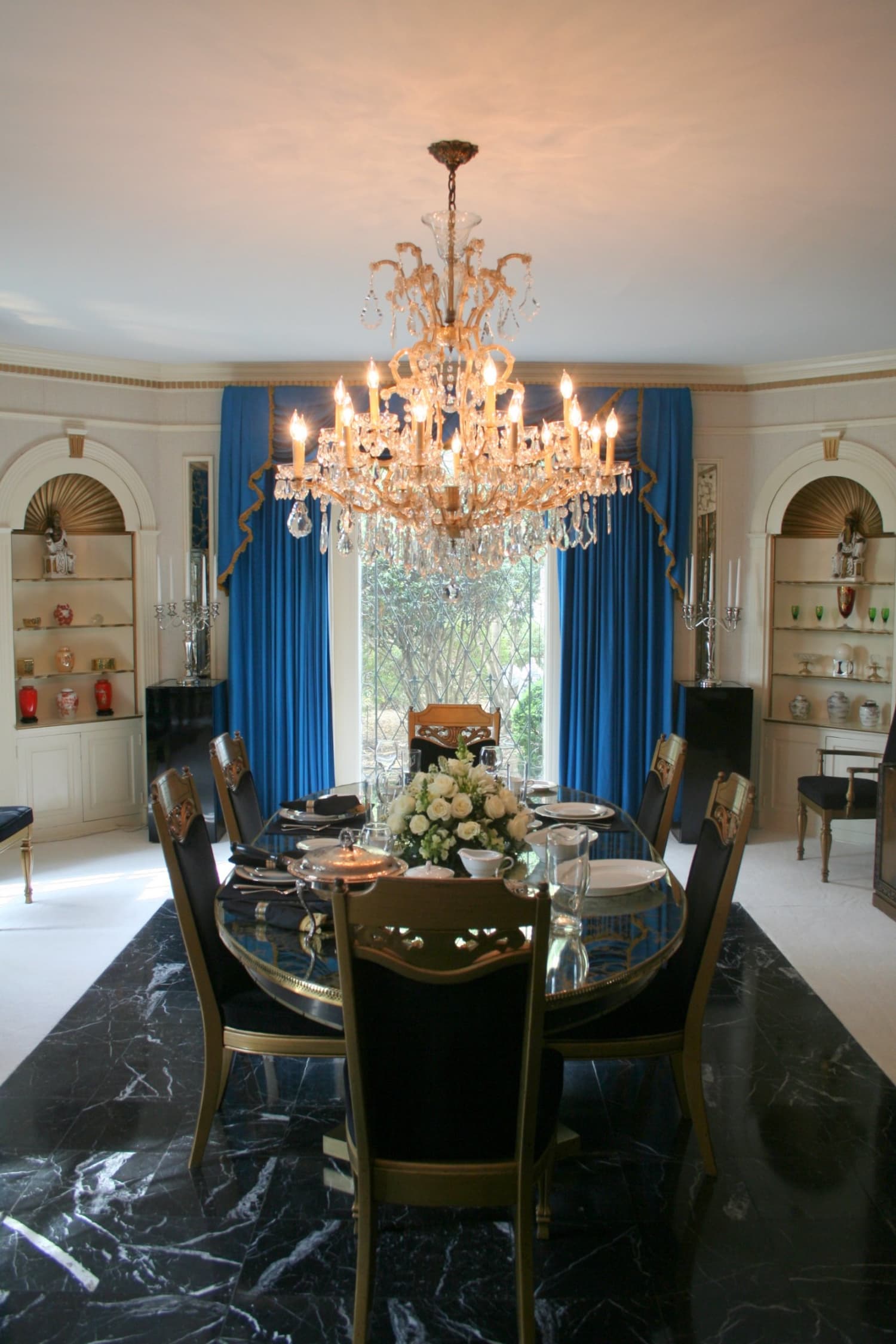 E’s Graceful Time Capsule | Apartment Therapy
