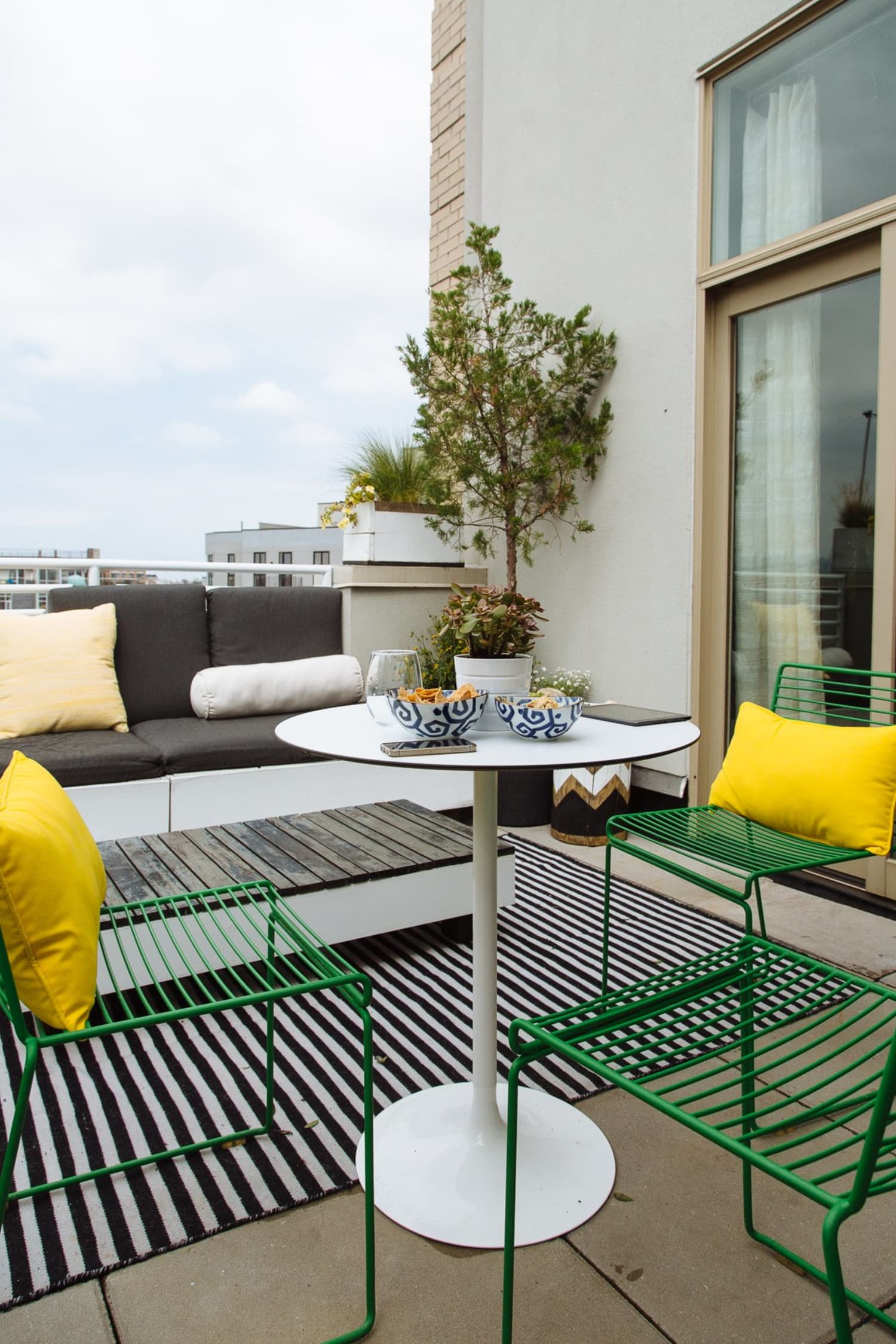 16 Apartment  Patio  Ideas How to Decorate an Apartment  