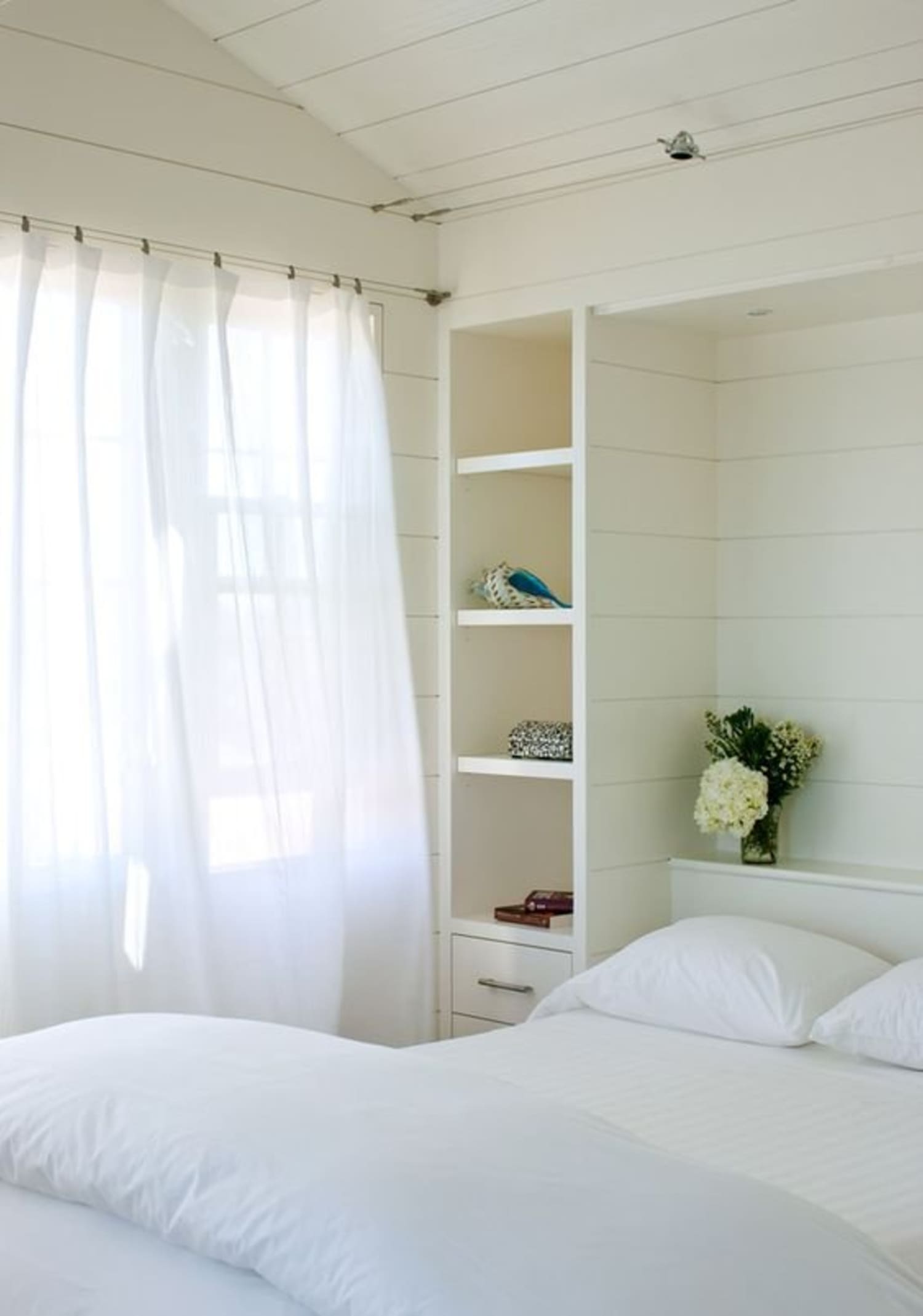 Clever Built-ins to Make the Most of Small Bedrooms ...